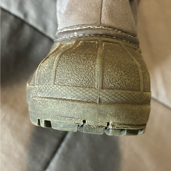 COLUMBIA SIZE 8T WINTER BOOTS - Picture 9 of 11